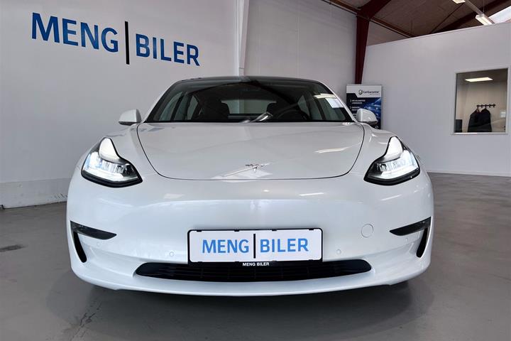 Hvid Tesla Model 3 fra 2020