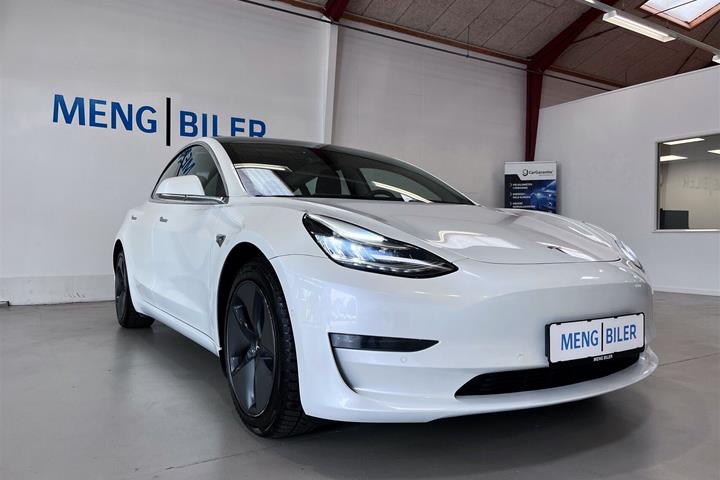 Hvid Tesla Model 3 fra 2020