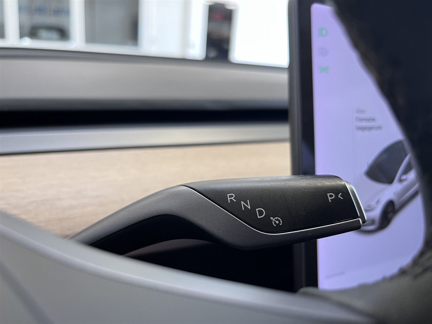 Hvid Tesla Model 3 fra 2020