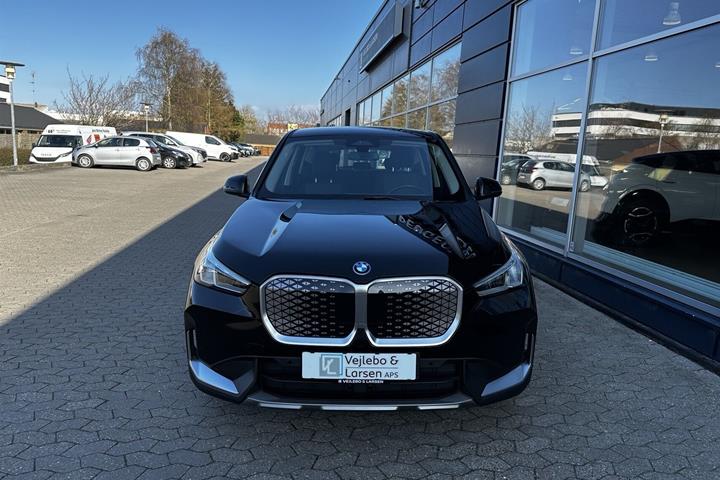 Sort BMW iX1 fra 2023