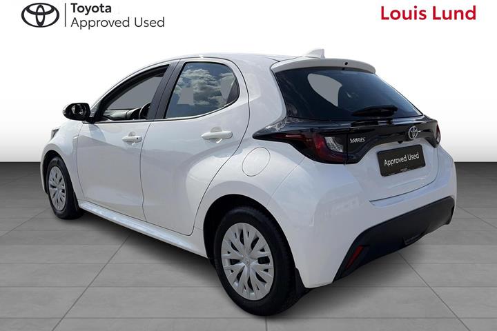 Hvid Toyota Yaris fra 2023