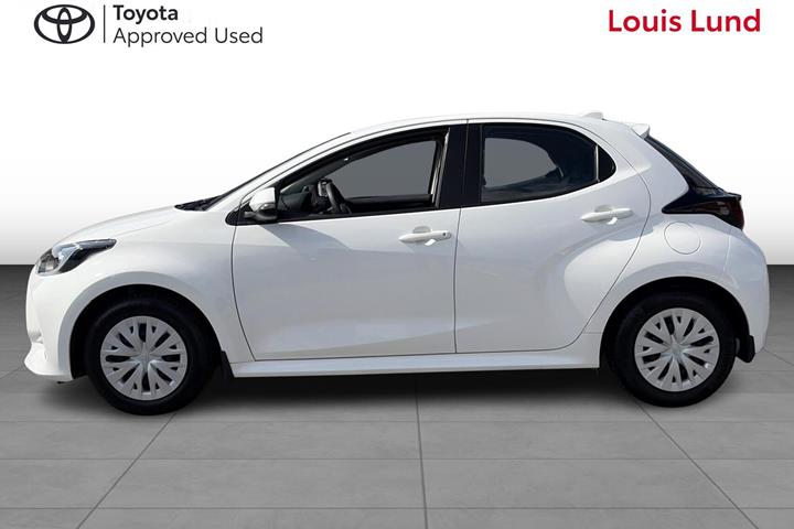 Hvid Toyota Yaris fra 2023