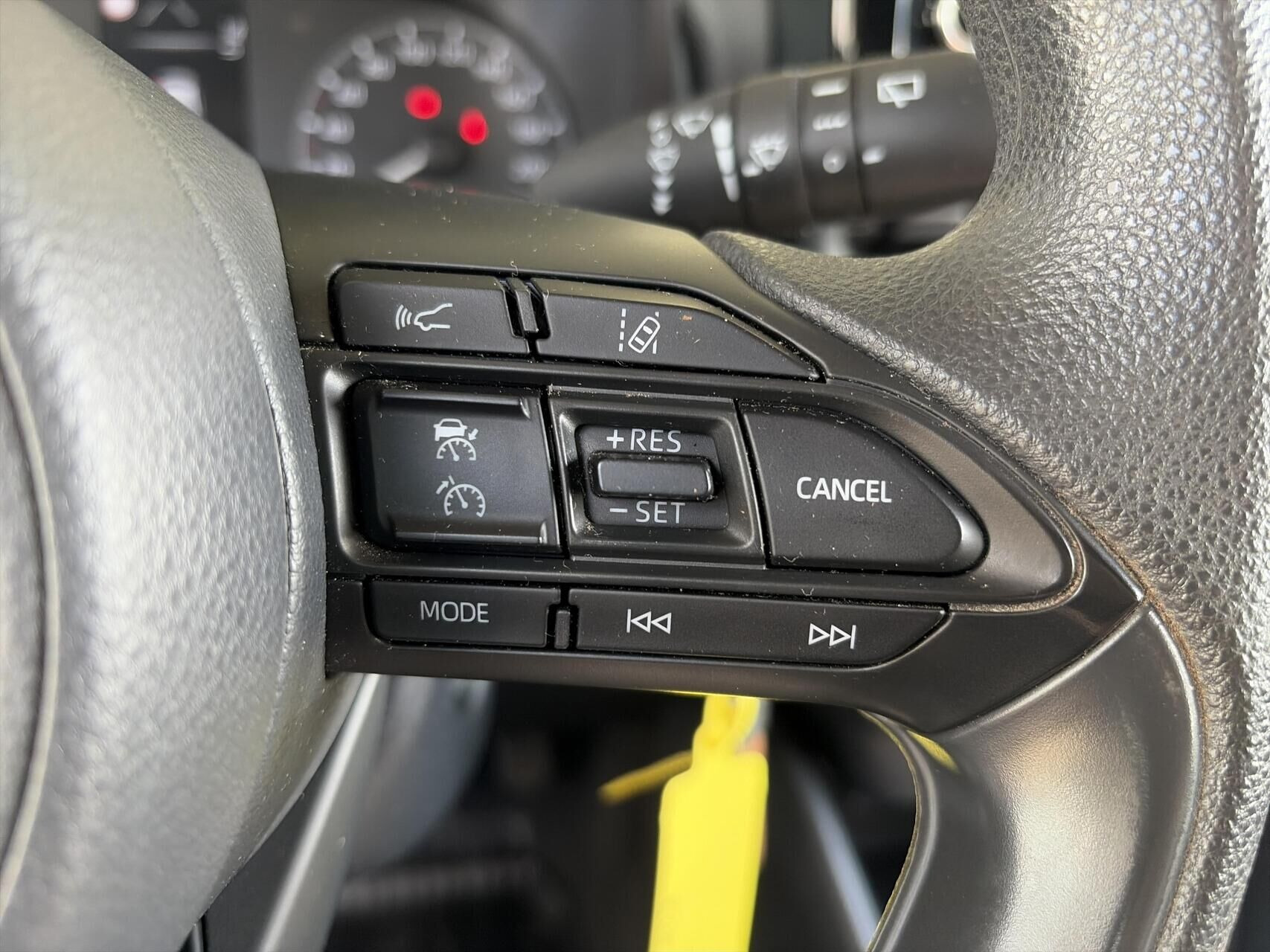 Hvid Toyota Yaris fra 2023