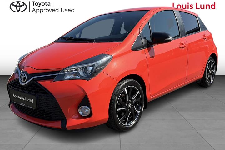 Orange Toyota Yaris fra 2017 set udefra
