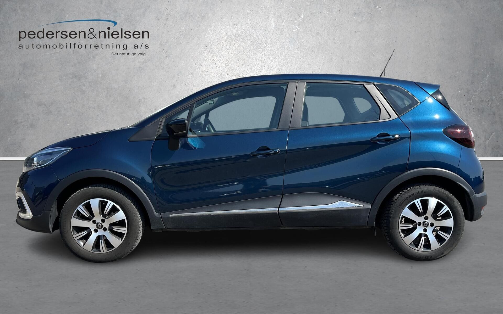 Blå Renault Captur fra 2019