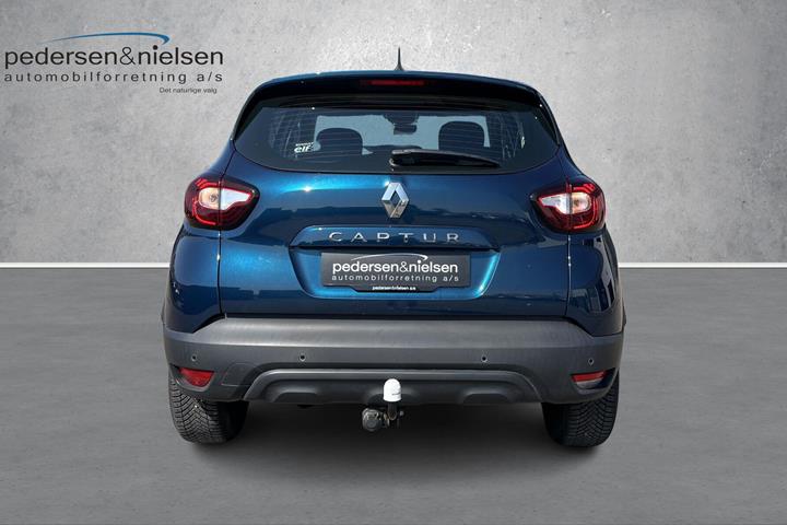 Blå Renault Captur fra 2019