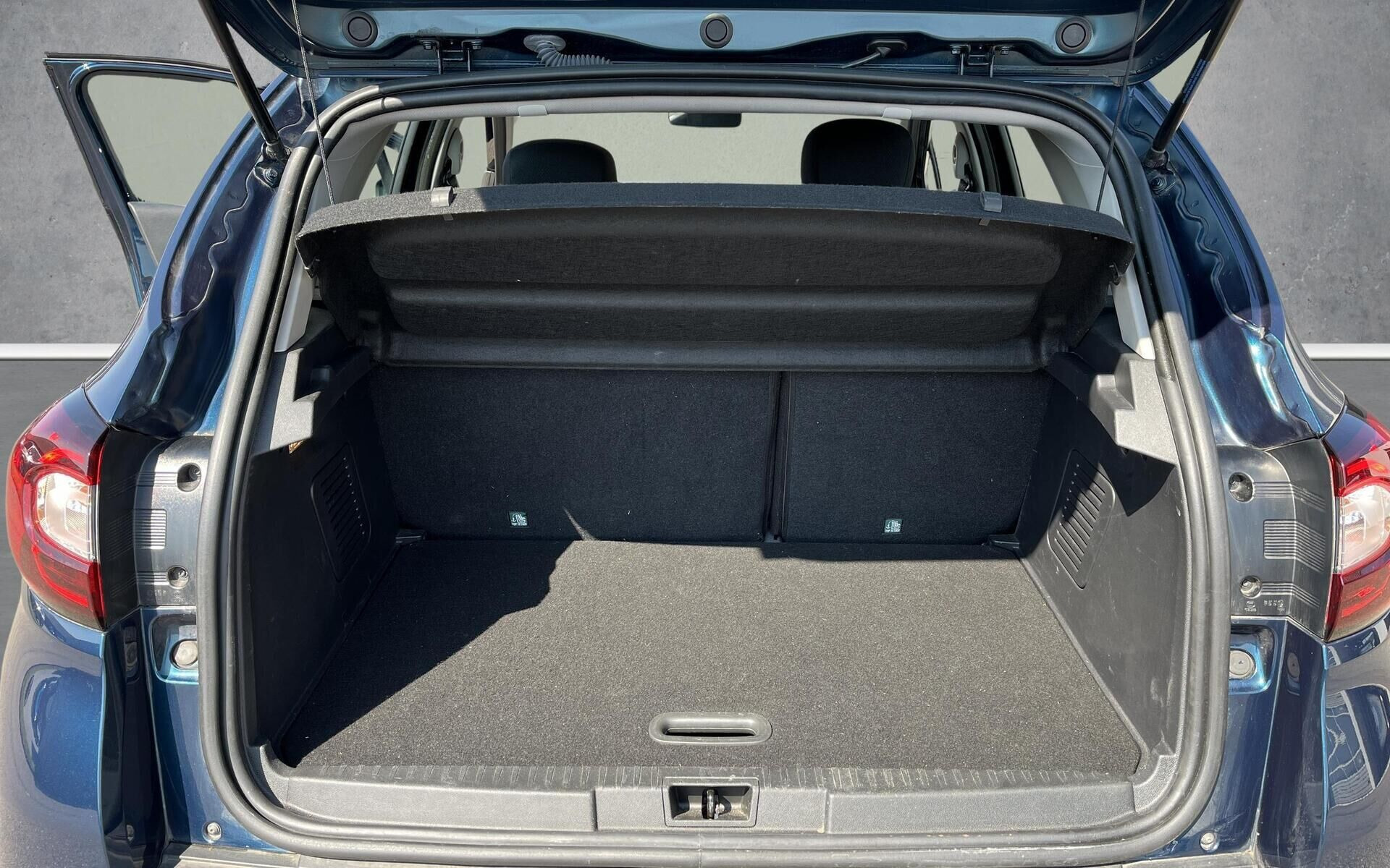 Blå Renault Captur fra 2019