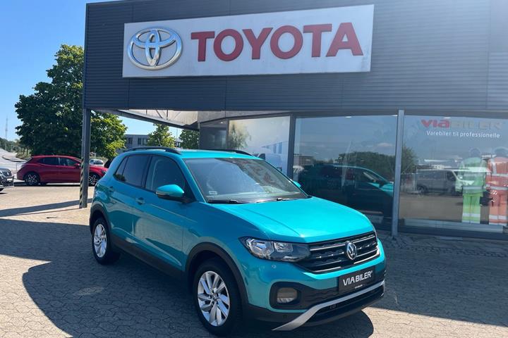 Blå VW T-Cross fra 2019 set udefra