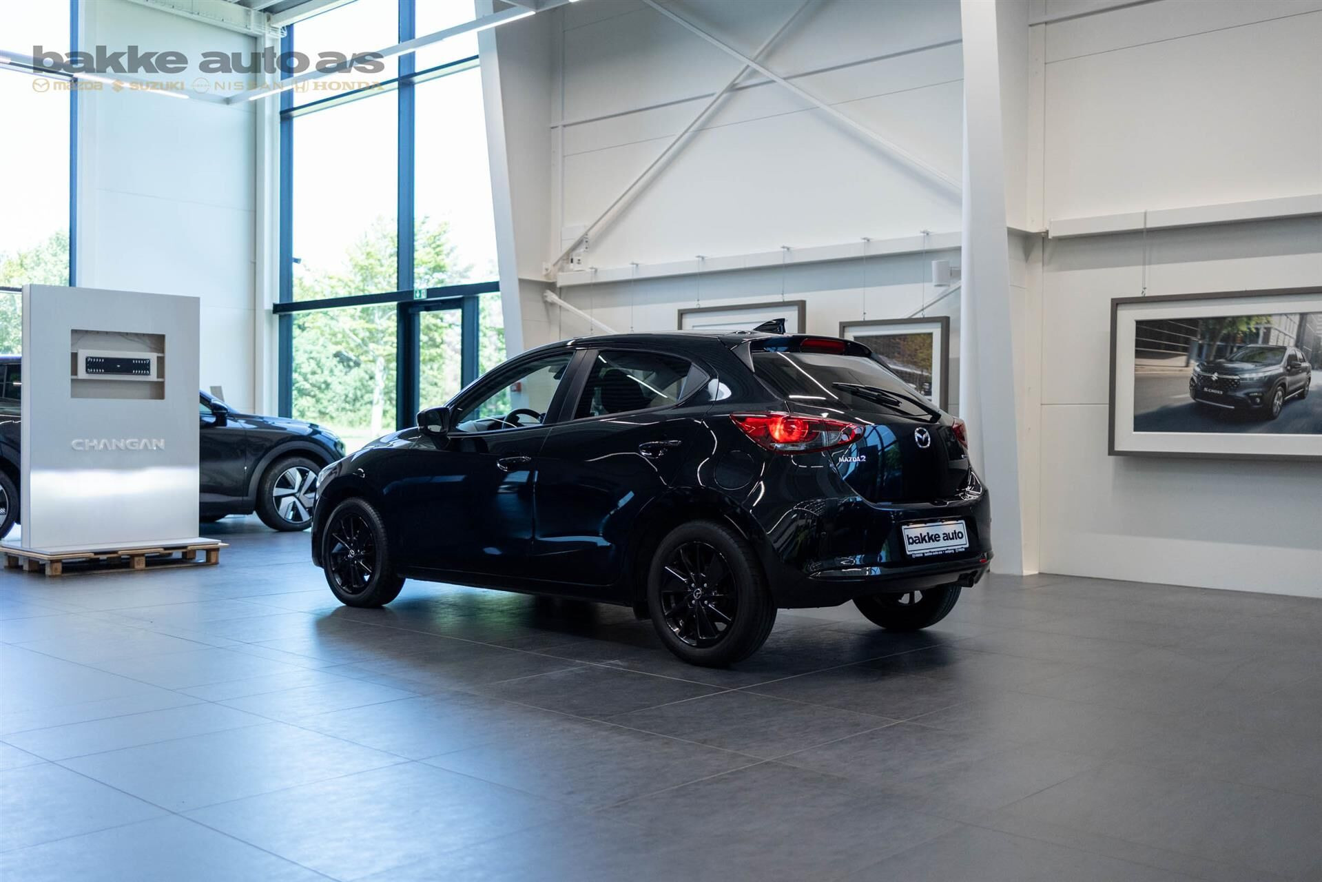 Sort Mazda 2 fra 2023