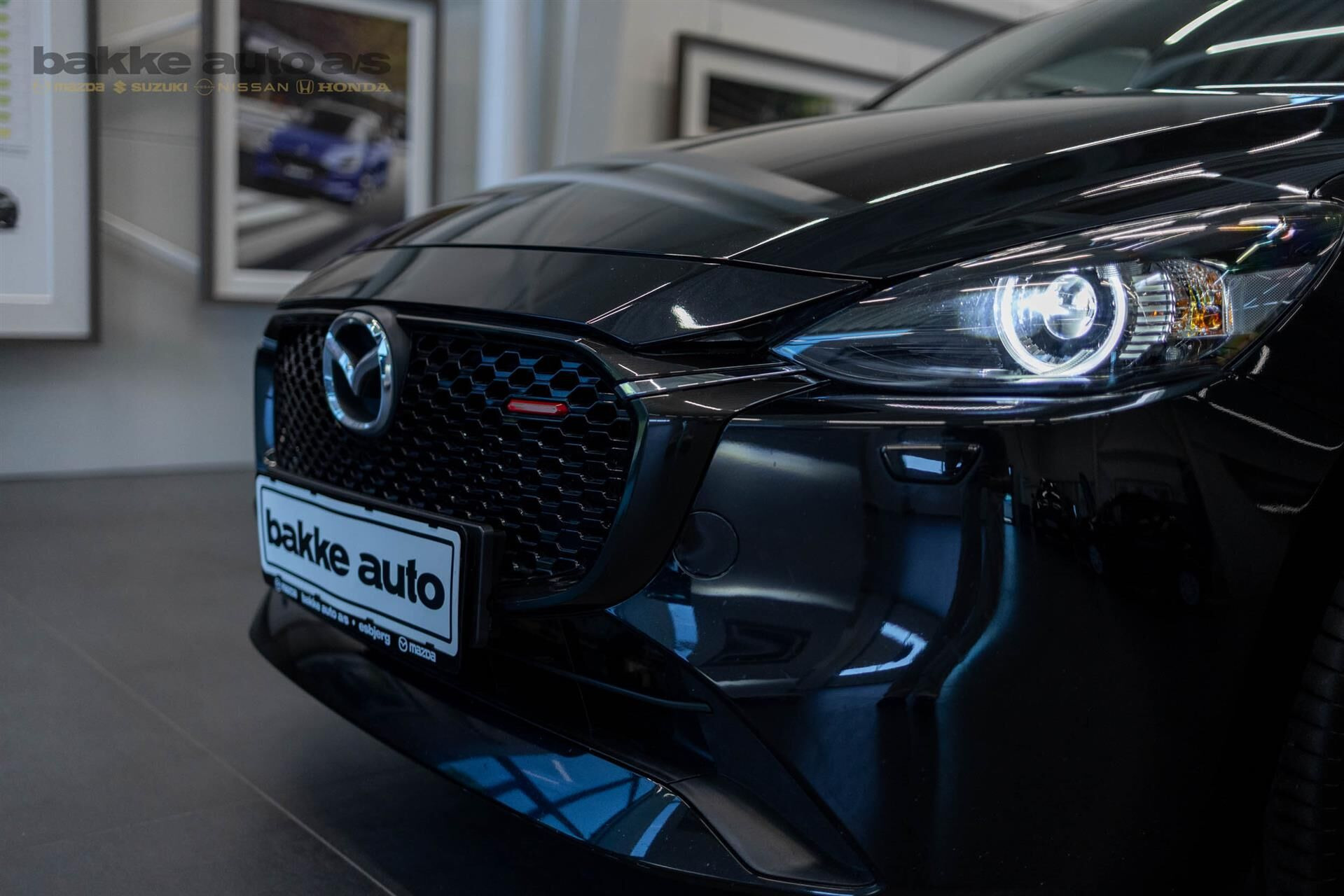 Sort Mazda 2 fra 2023