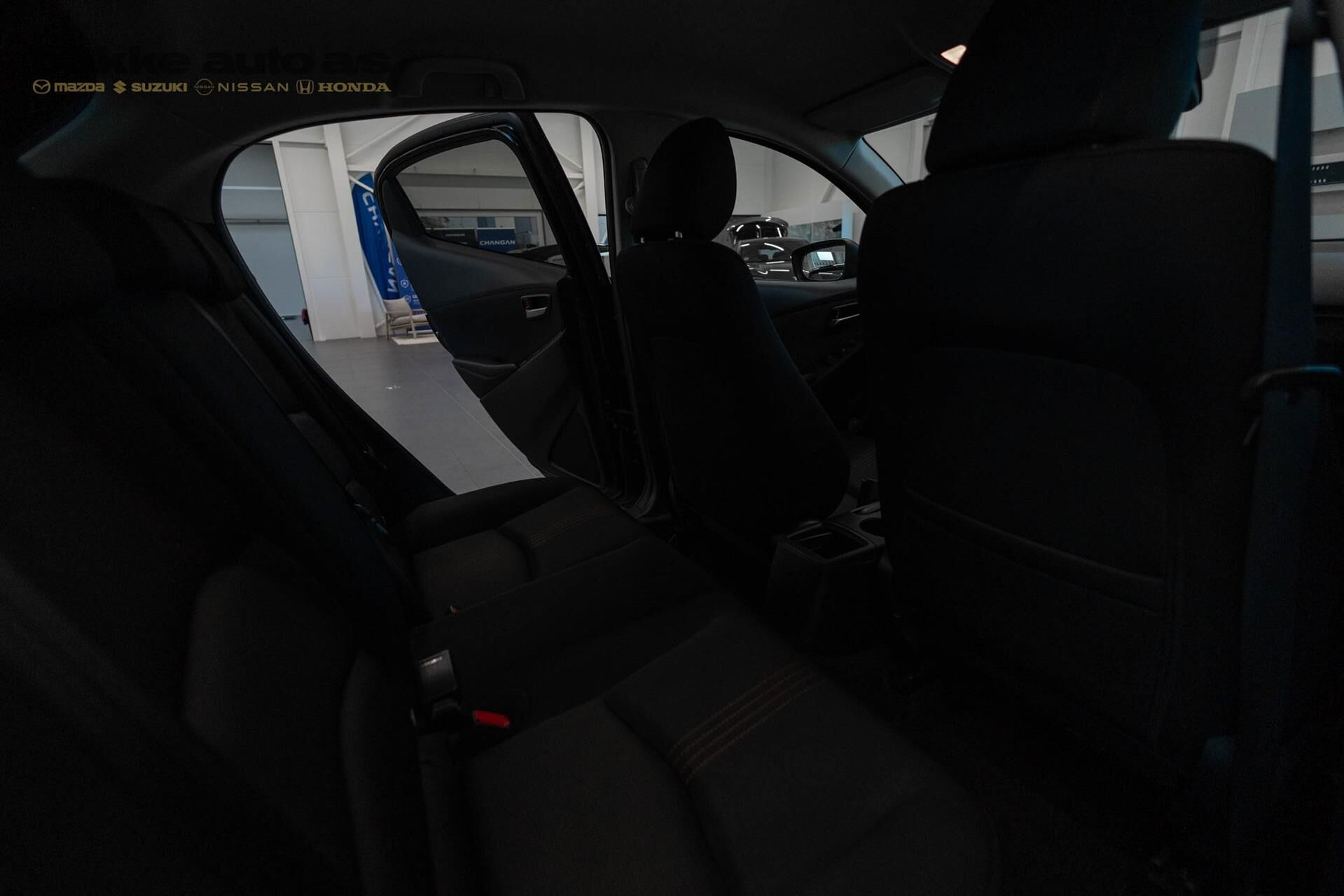Sort Mazda 2 fra 2023