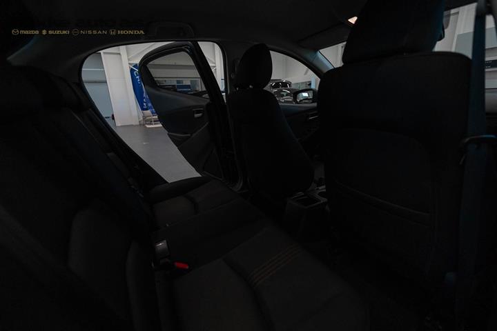 Sort Mazda 2 fra 2023