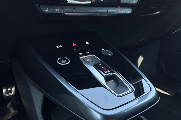Sort Audi Q4 fra 2026
