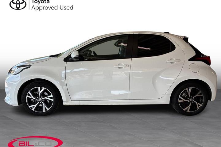 Hvid Toyota Yaris fra 2025