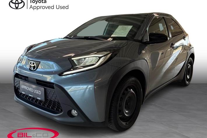 Grå Toyota Aygo X fra 2025
