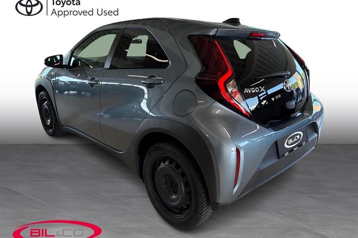 Grå Toyota Aygo X fra 2025