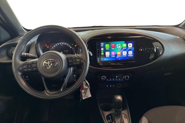 Grå Toyota Aygo X fra 2025