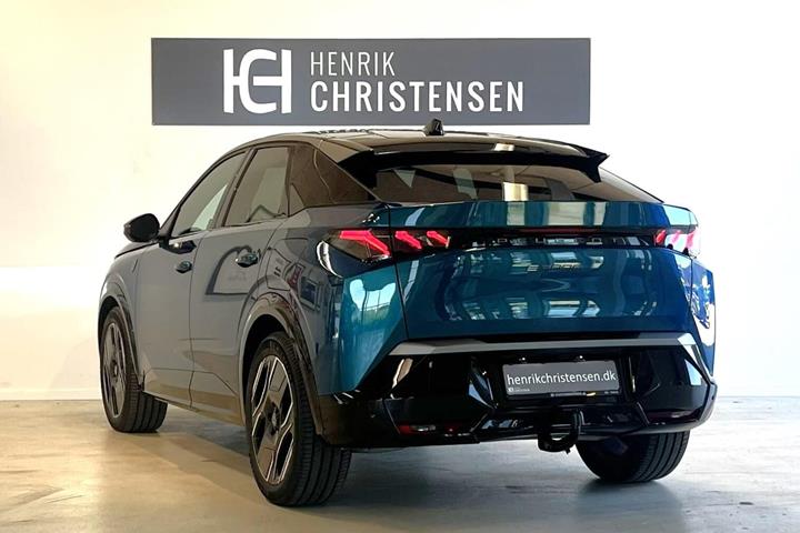 Blå Peugeot e-3008 fra 2024