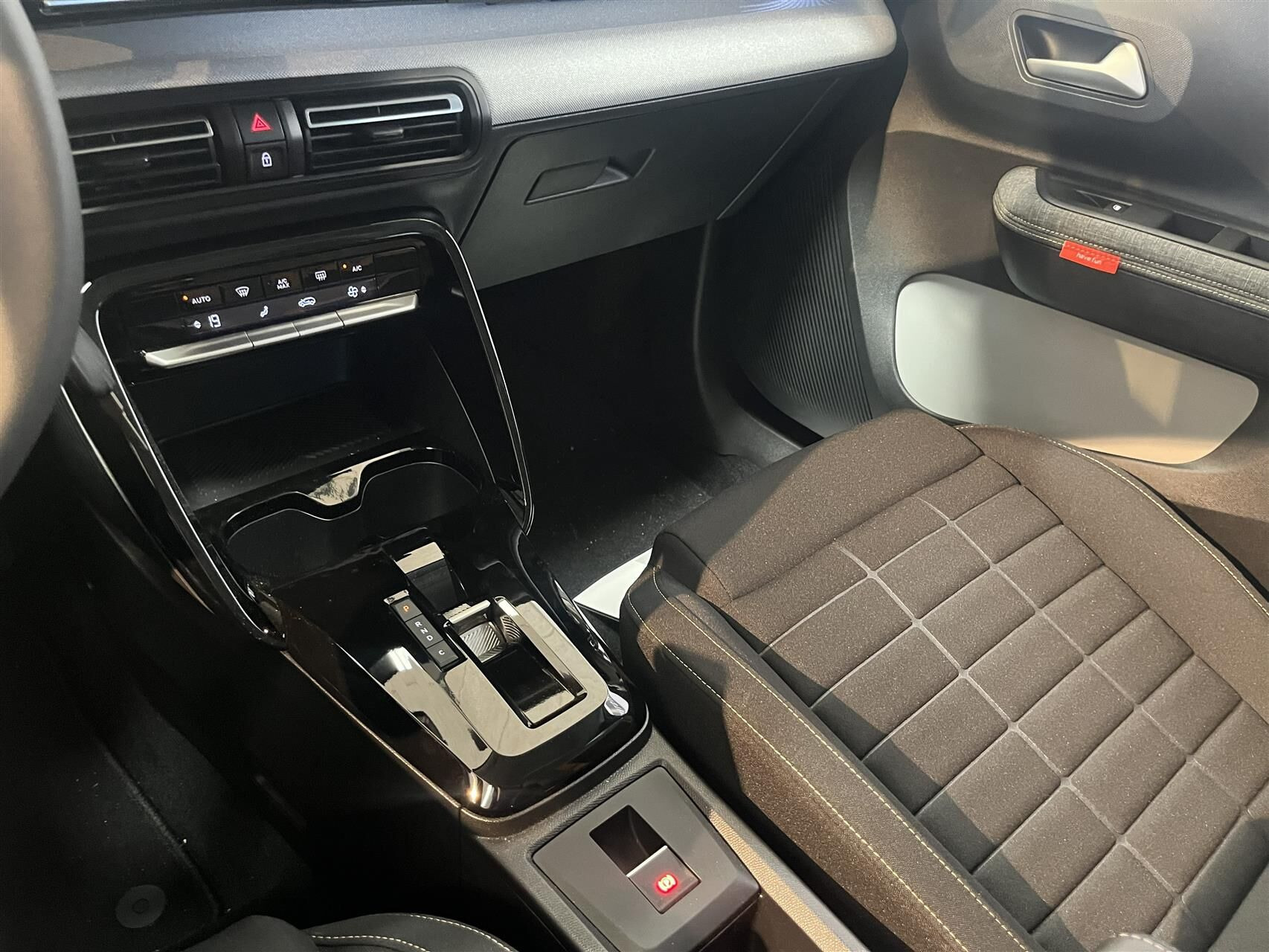 Grå Citroën e-C3 Aircross fra 2025