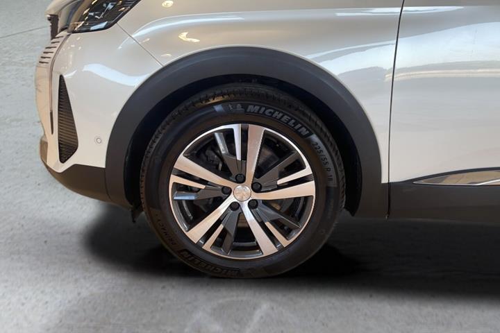 Hvid Peugeot 3008 fra 2021