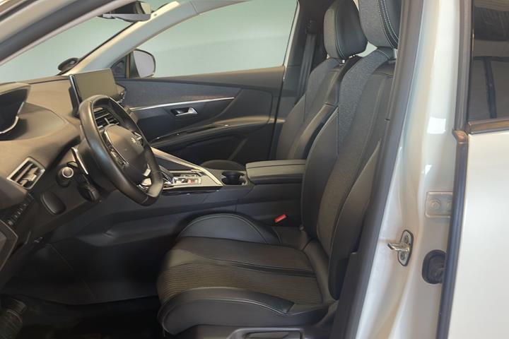 Hvid Peugeot 3008 fra 2021