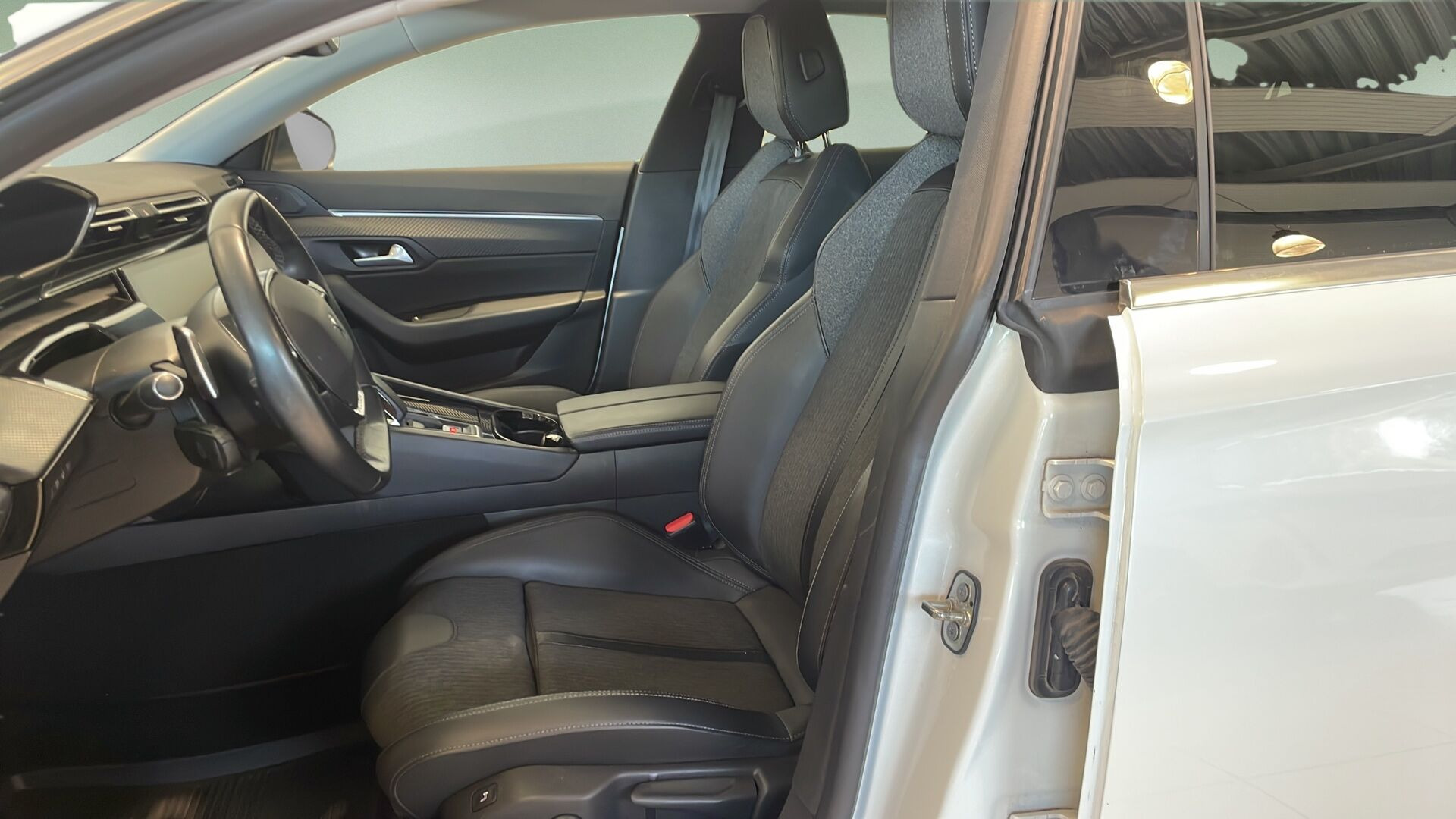 Hvid Peugeot 508 fra 2021