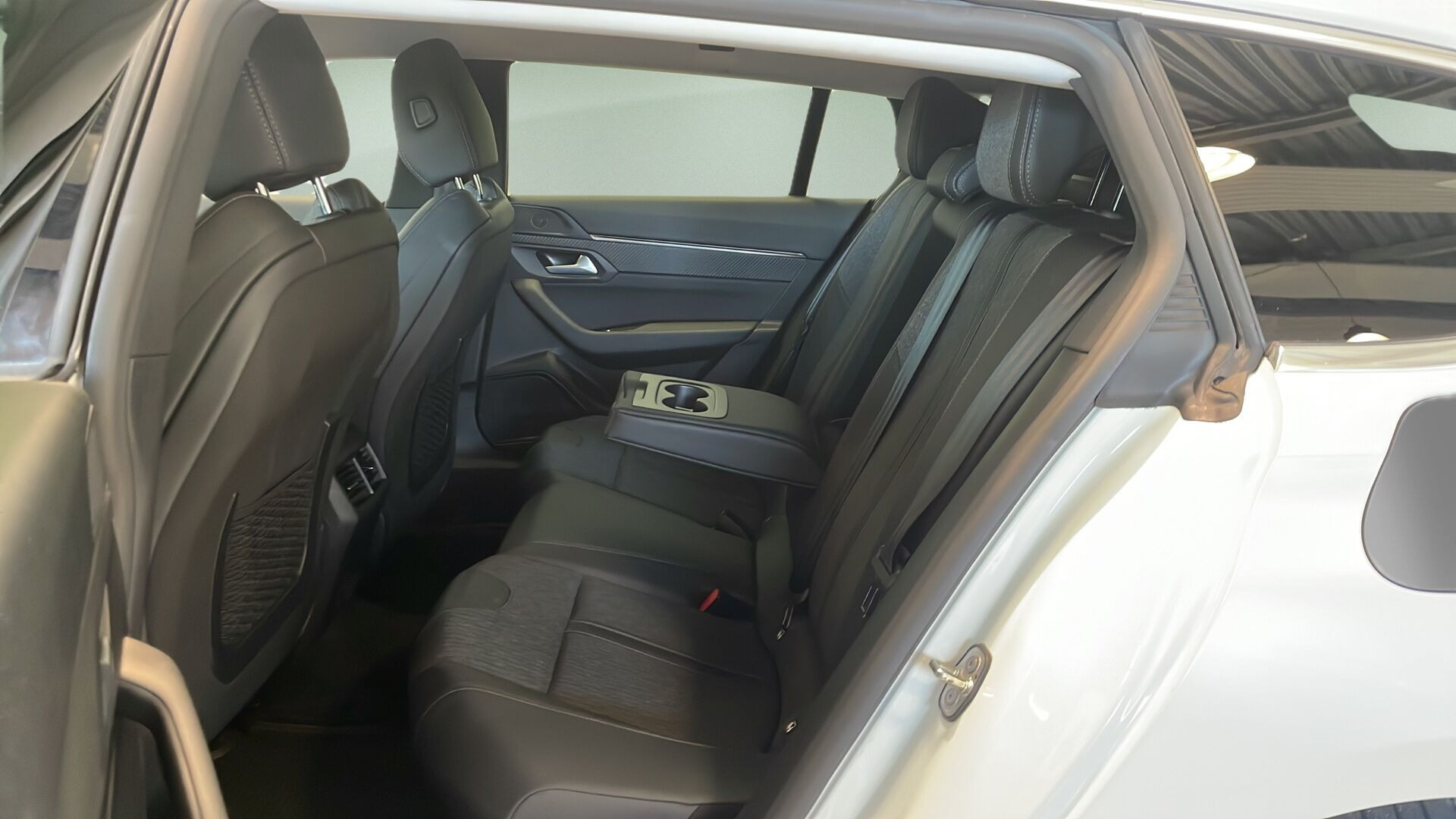 Hvid Peugeot 508 fra 2021
