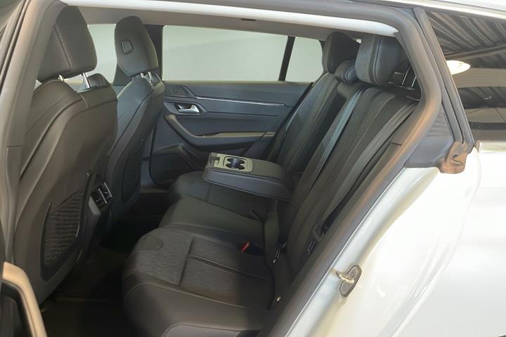 Hvid Peugeot 508 fra 2021