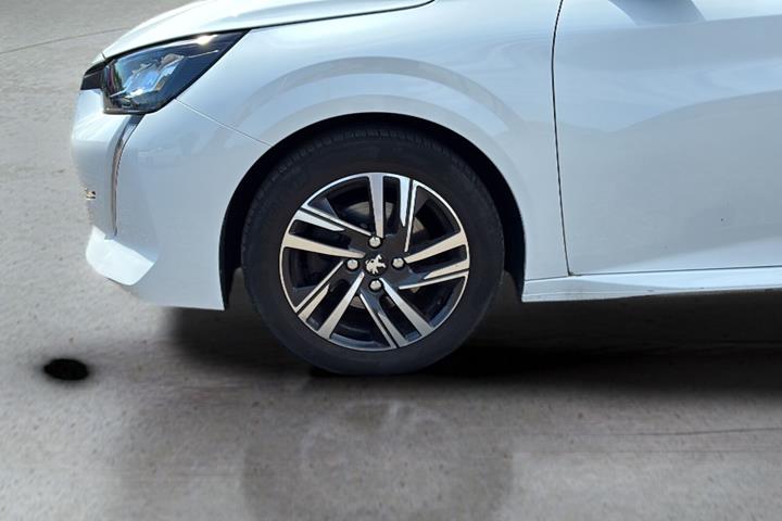 Hvid Peugeot 208 fra 2022