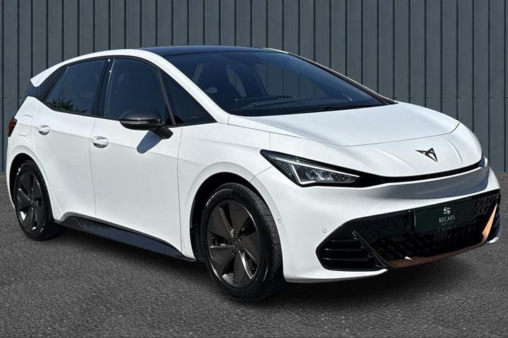 Hvid Cupra Born fra 2022 set udefra