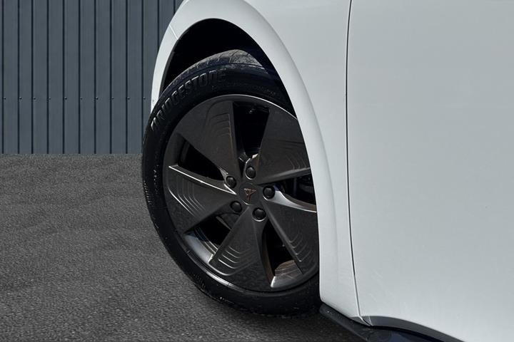 Hvid Cupra Born fra 2022