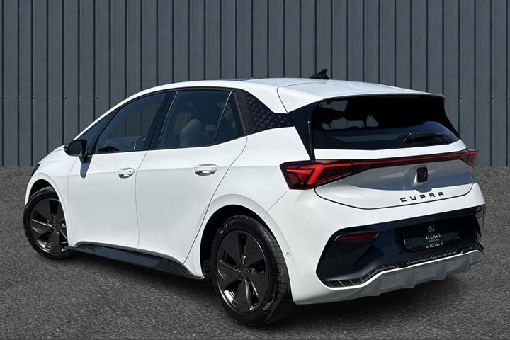 Hvid Cupra Born fra 2022