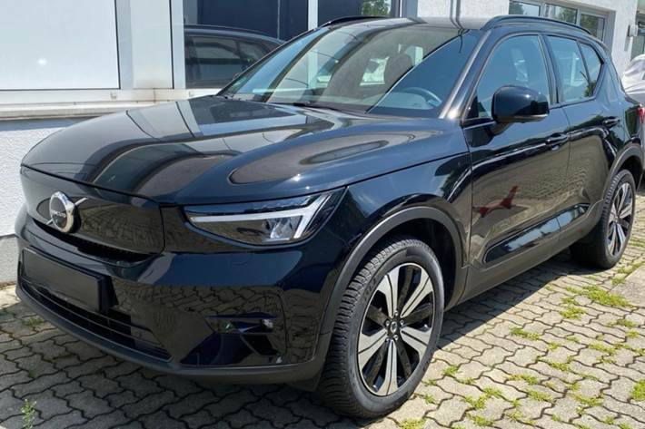 Sort Volvo XC40 fra 2023