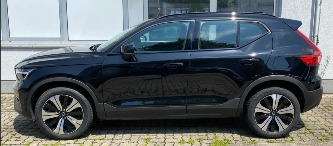 Sort Volvo XC40 fra 2023