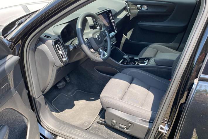 Sort Volvo XC40 fra 2023