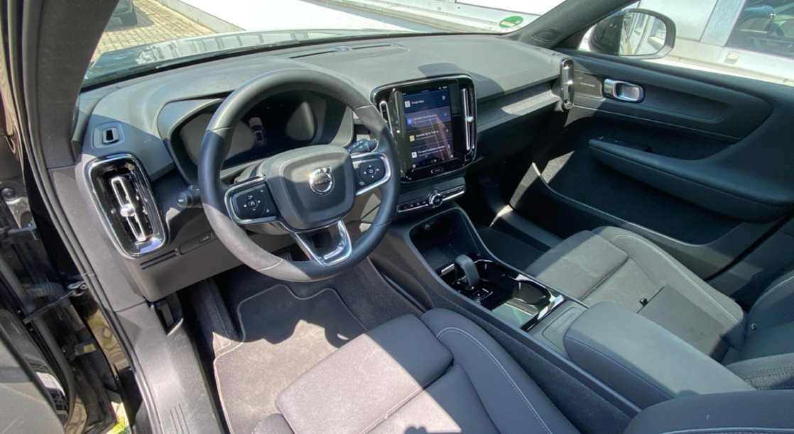 Sort Volvo XC40 fra 2023