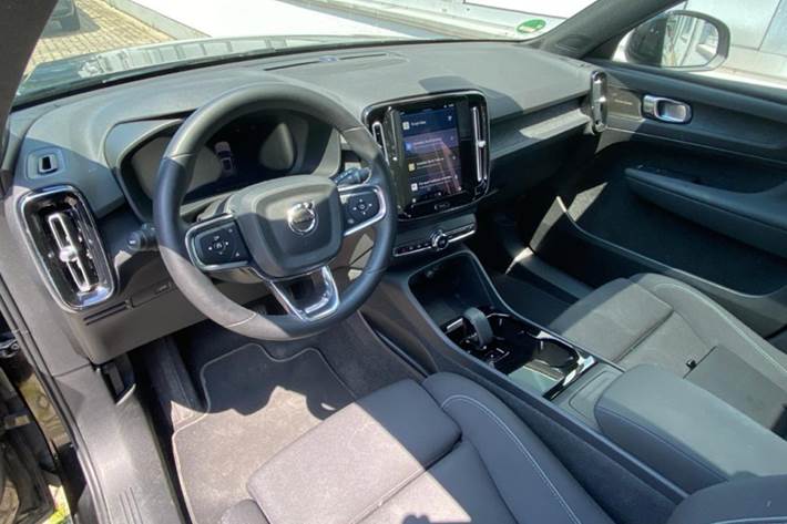 Sort Volvo XC40 fra 2023