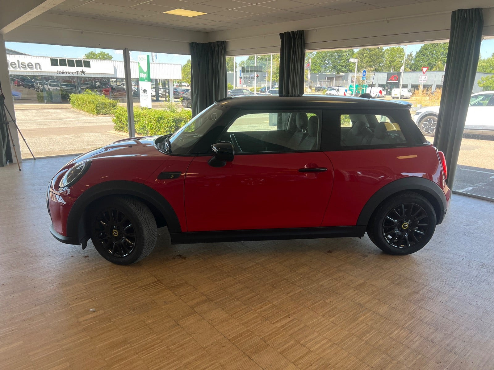 Grøn Mini Cooper SE fra 2023