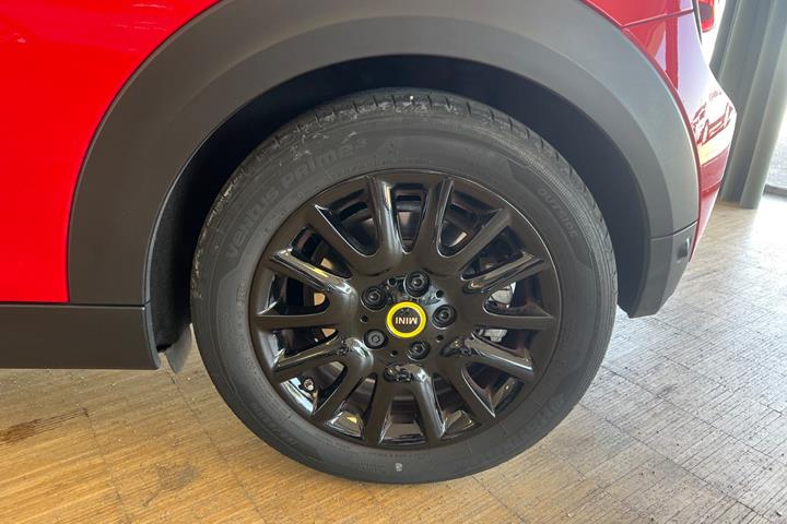 Grøn Mini Cooper SE fra 2023