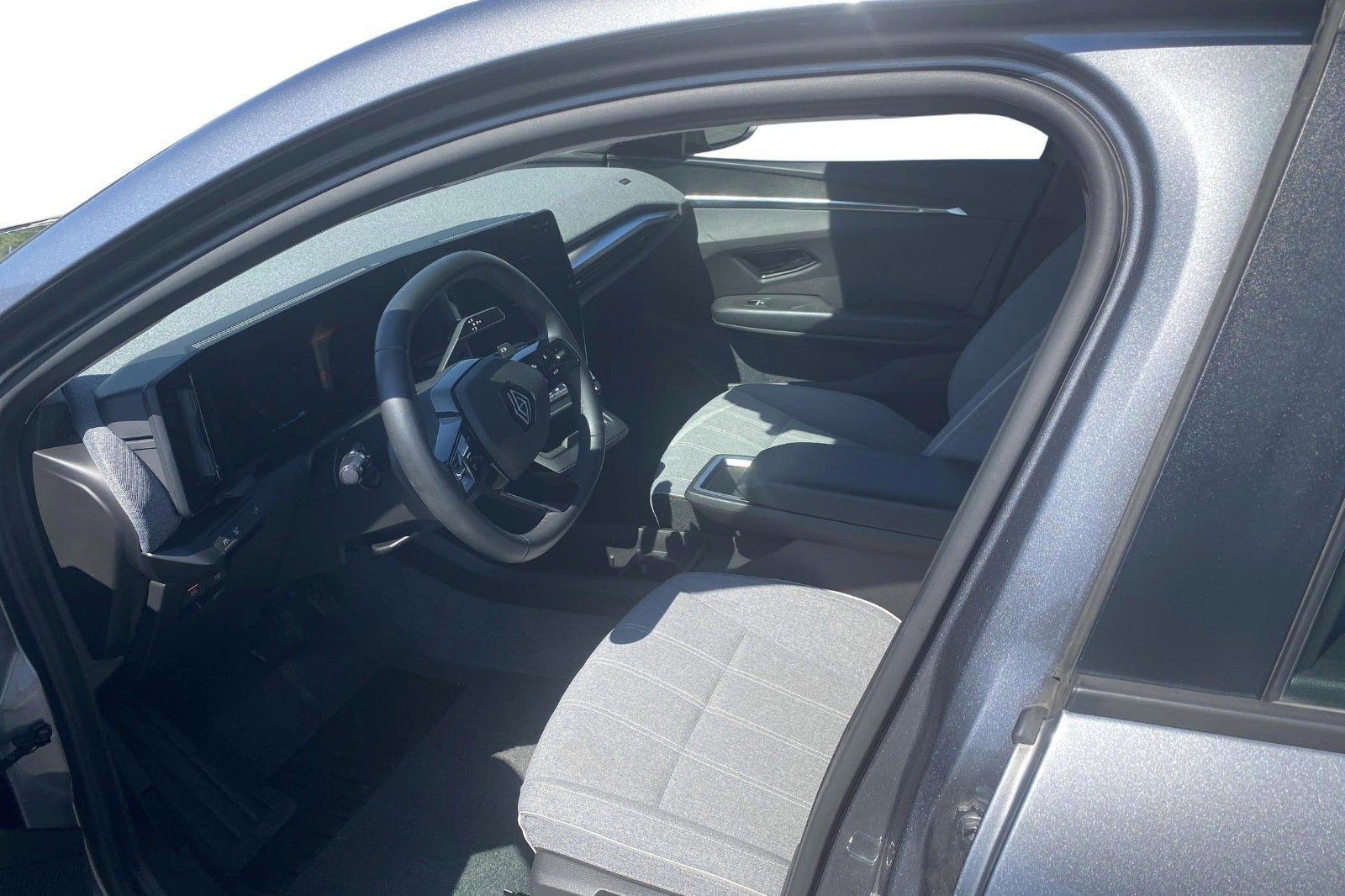 Grå Renault Megane E-Tech fra 2022