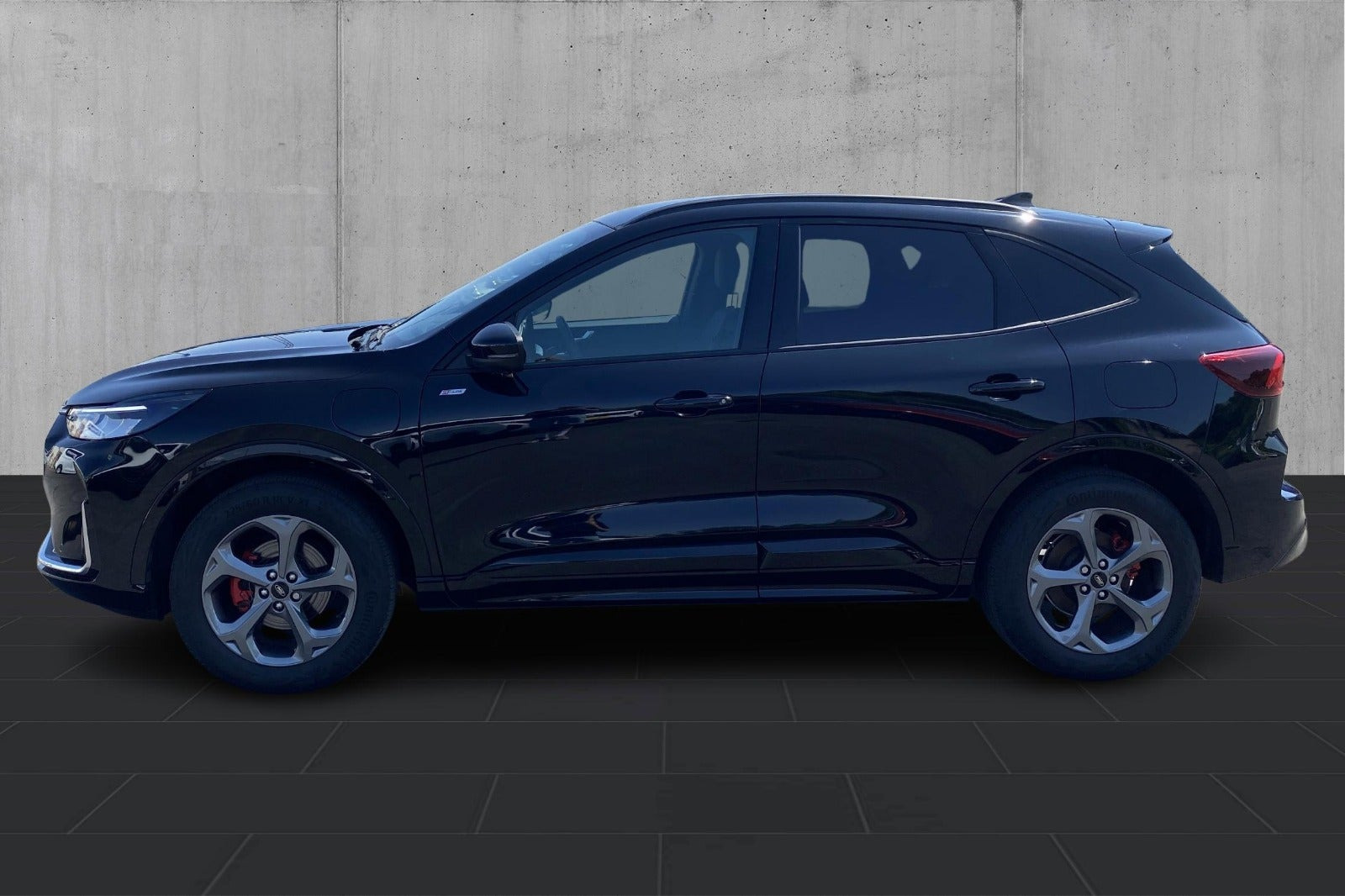 Sort Ford Kuga fra 2025