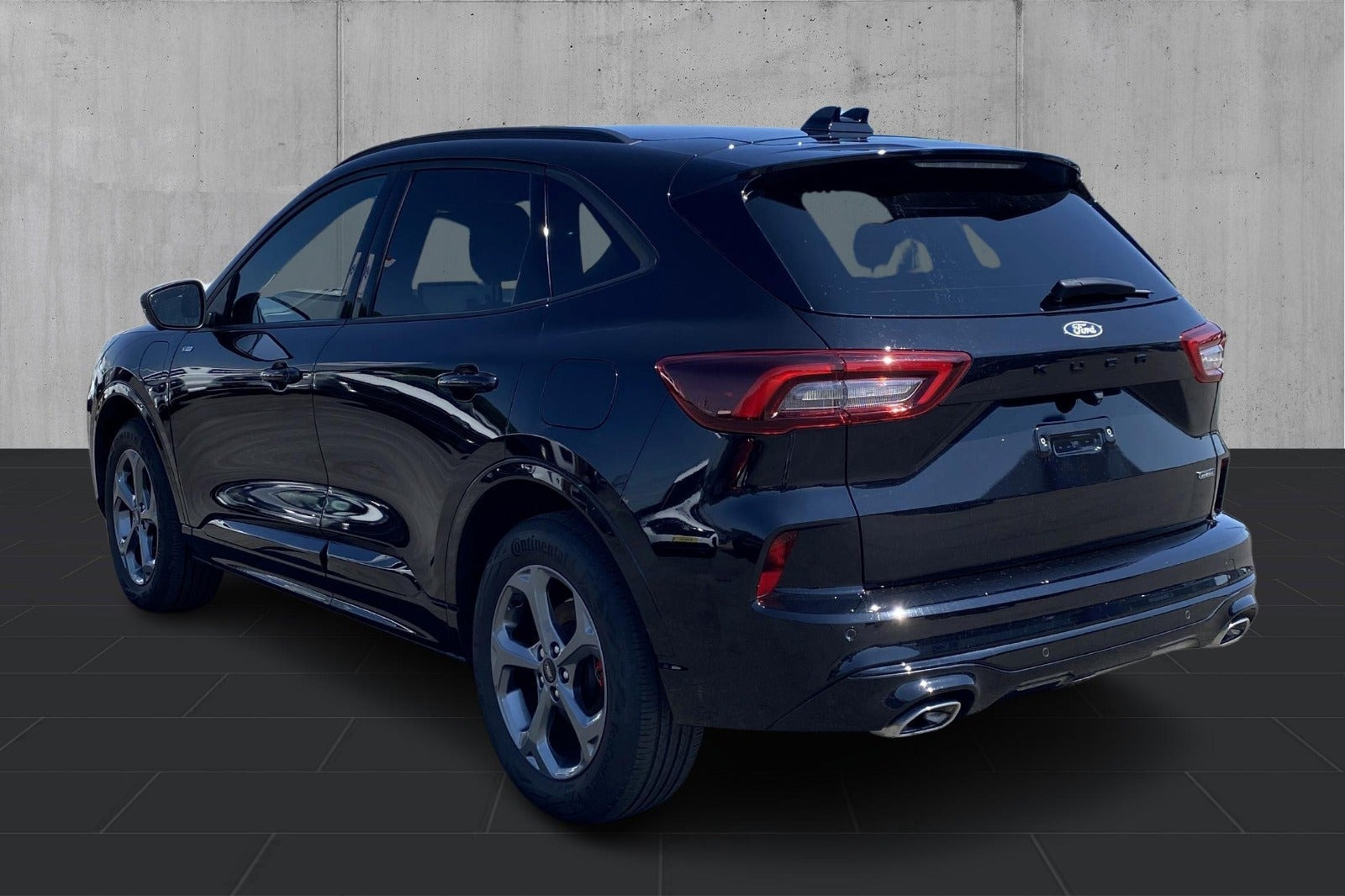 Sort Ford Kuga fra 2025