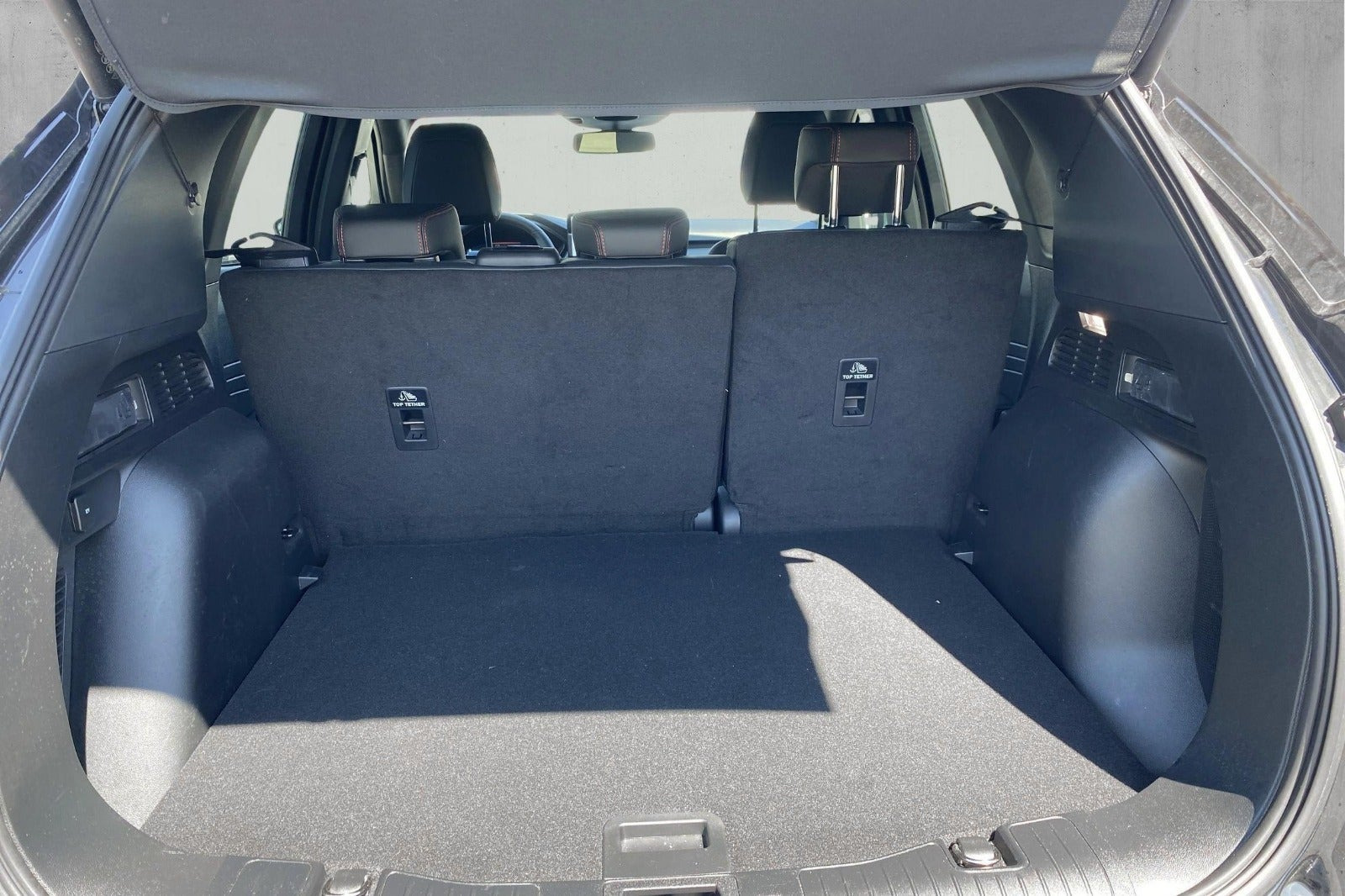 Sort Ford Kuga fra 2025