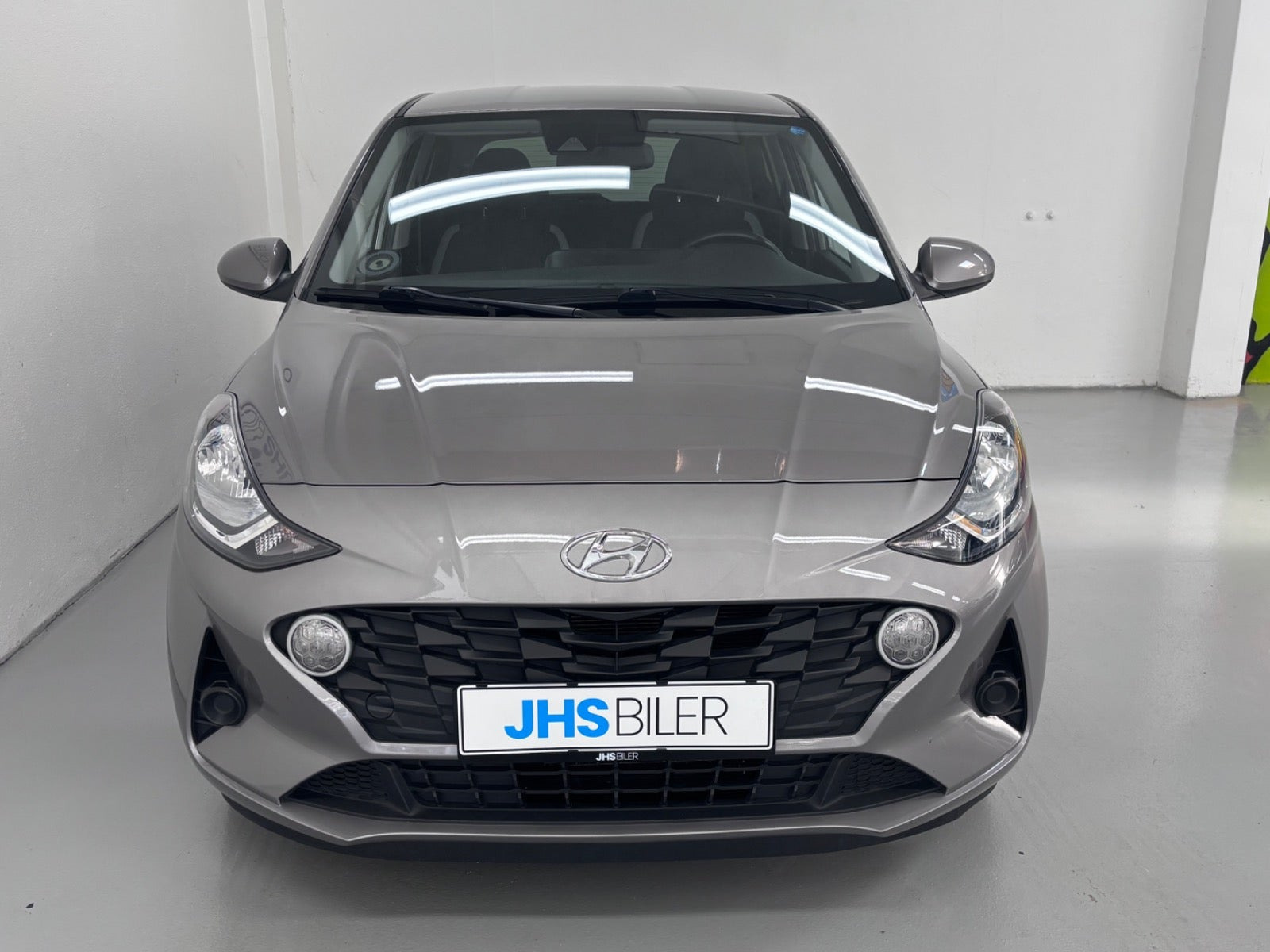 Orange Hyundai i10 fra 2022