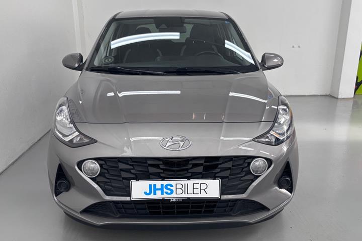 Orange Hyundai i10 fra 2022