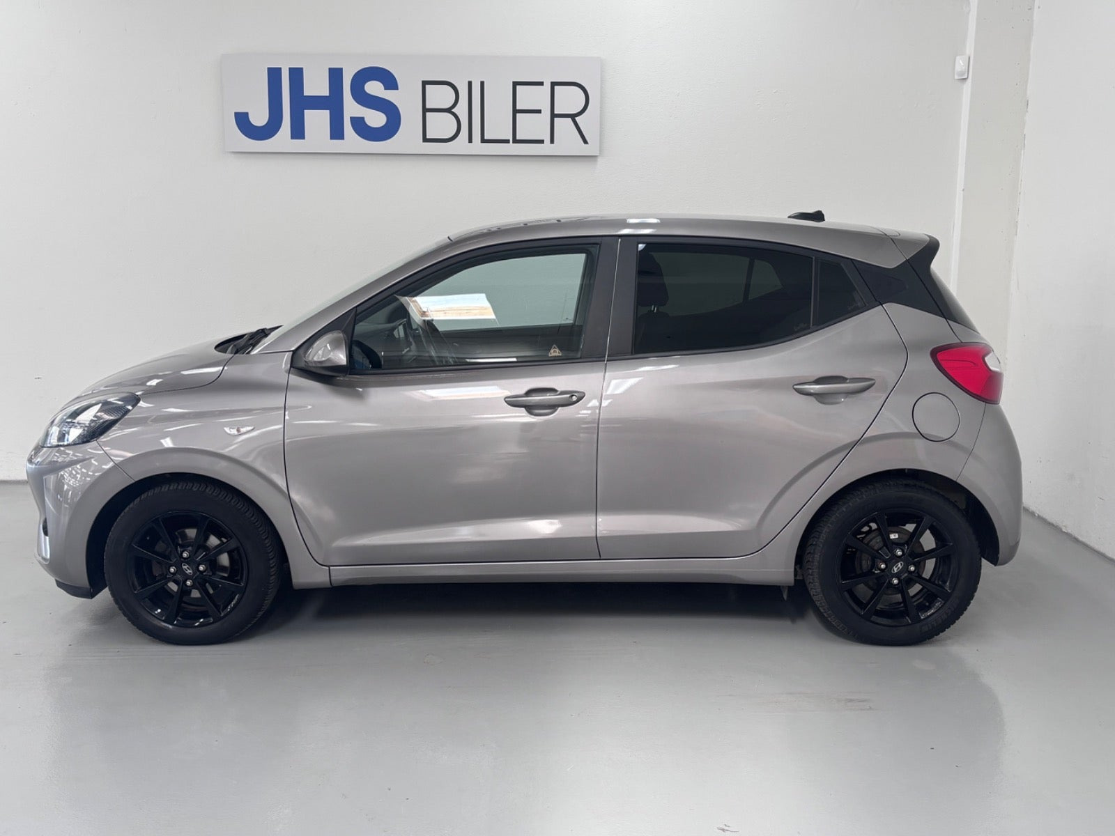 Orange Hyundai i10 fra 2022