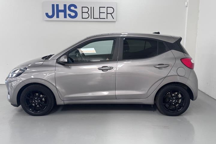 Orange Hyundai i10 fra 2022