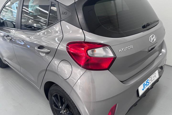 Orange Hyundai i10 fra 2022