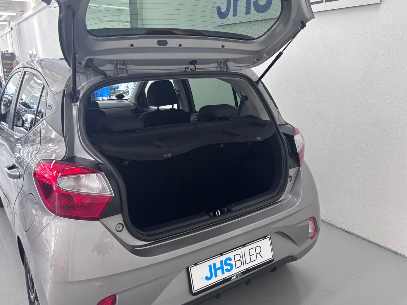 Orange Hyundai i10 fra 2022