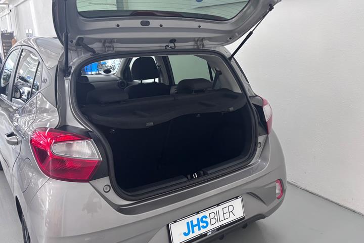 Orange Hyundai i10 fra 2022